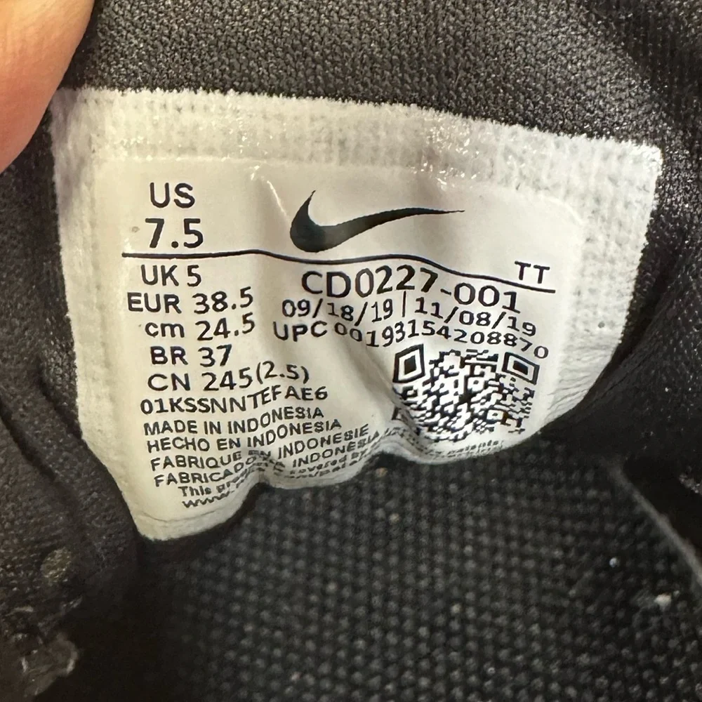 Nike Flex Black and White Athletic Shoes